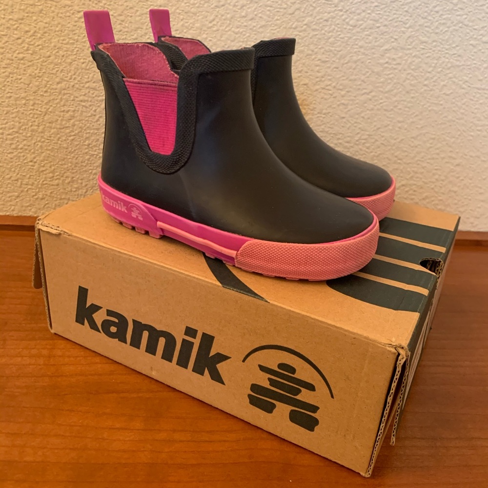Toddler kamik rain boots size 8